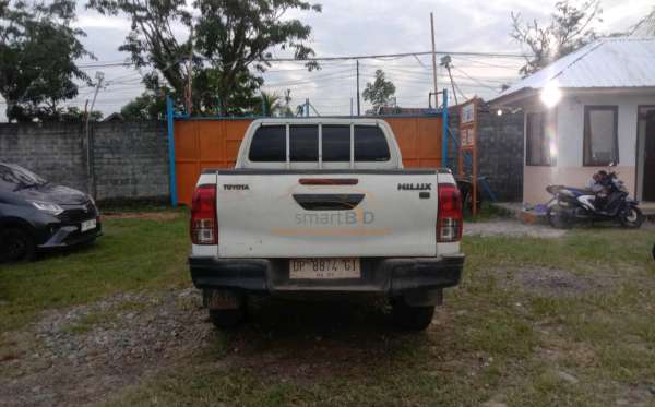 TOYOTA HILUX 2.4G DC 4X4
