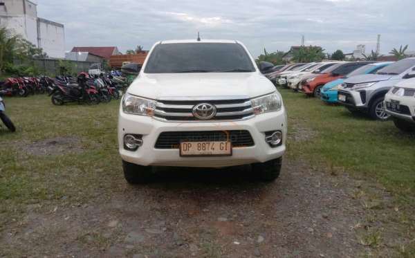 TOYOTA HILUX 2.4G DC 4X4