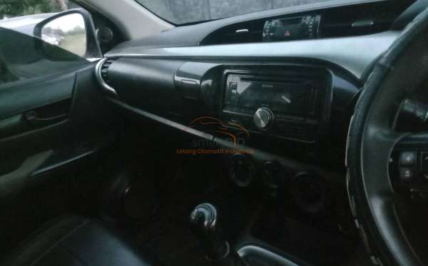 TOYOTA HILUX 2.4G DC 4X4