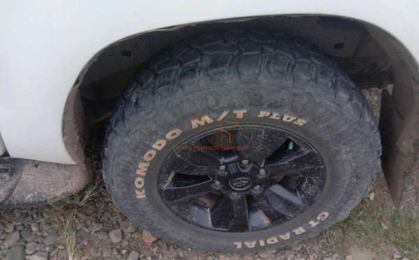 TOYOTA HILUX 2.4G DC 4X4