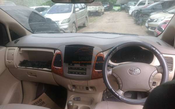 TOYOTA KIJANG INNOVA V