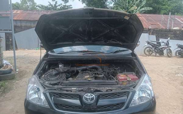 TOYOTA KIJANG INNOVA V