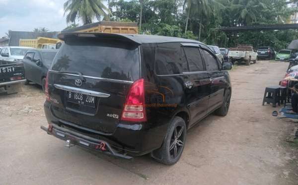 TOYOTA KIJANG INNOVA V