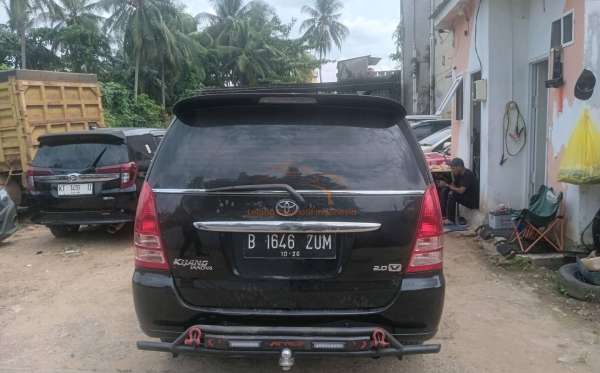 TOYOTA KIJANG INNOVA V