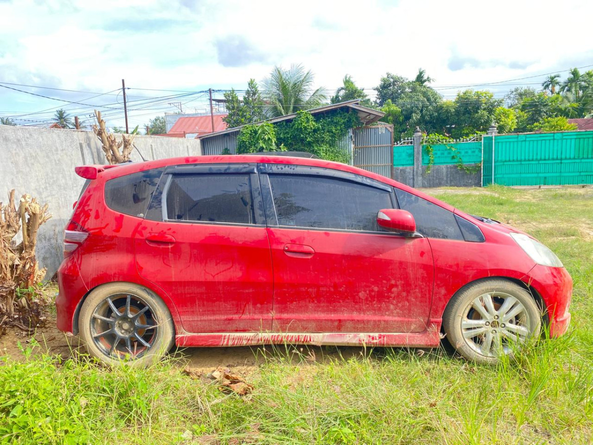 HONDA  JAZZ  GE8 1.5 E