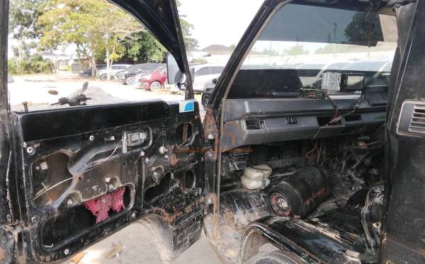 MITSUBISHI L300 PU FB-R (4X2)