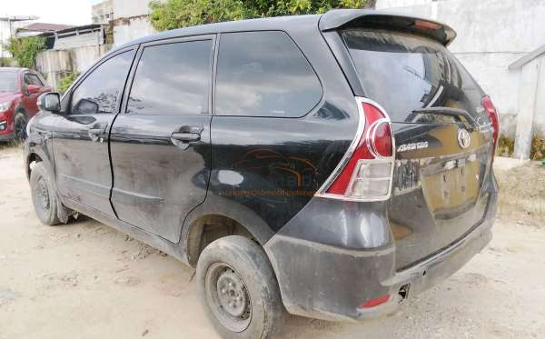 TOYOTA AVANZA