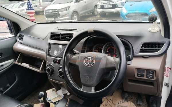 TOYOTA  AVANZA  G