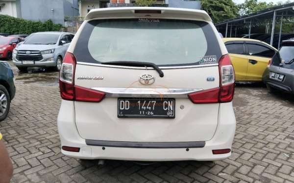 TOYOTA  AVANZA  G