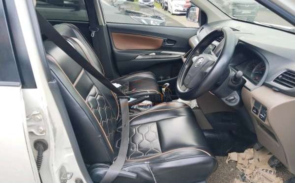TOYOTA  AVANZA  G