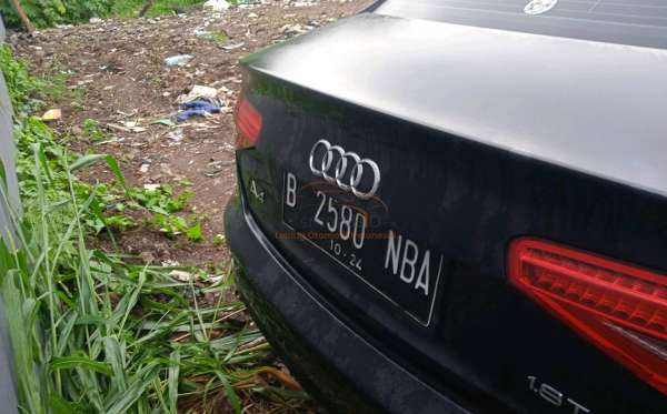 AUDI A4 1.8 AT