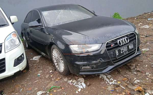 AUDI A4 1.8 AT