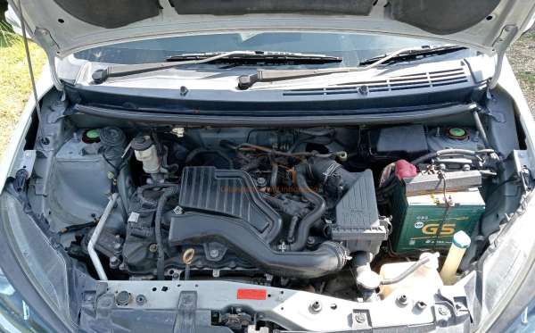 DAIHATSU AYLA 1.2R