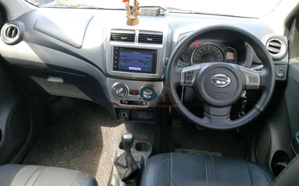 DAIHATSU AYLA 1.2R
