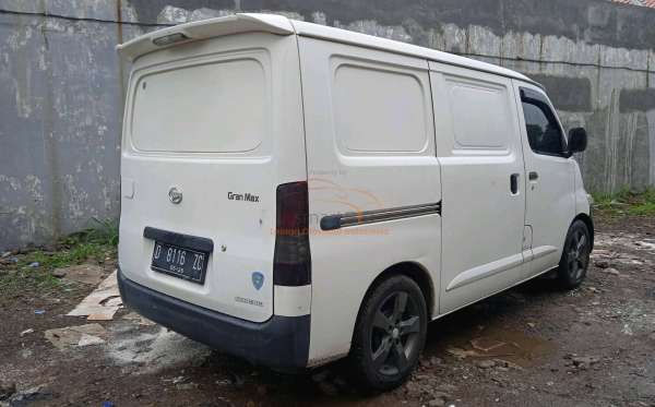 DAIHATSU GRAN MAX BLIND VAN