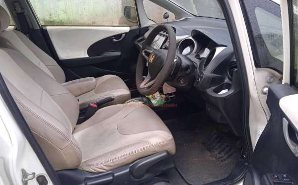 HONDA  JAZZ  GE8 1.5 E