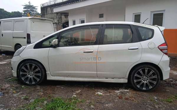 HONDA  JAZZ  GE8 1.5 E