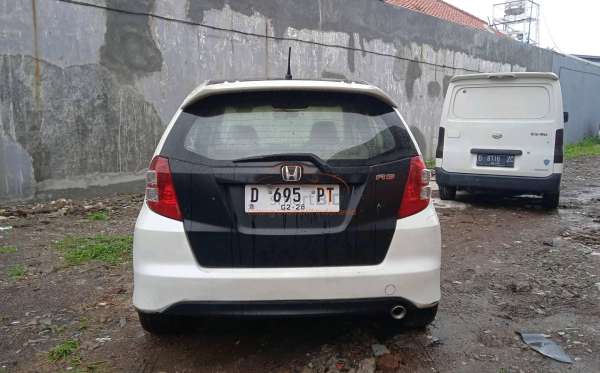 HONDA  JAZZ  GE8 1.5 E