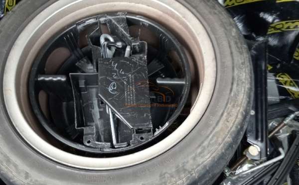 MERCEDES BENZ E 300 CKD AT