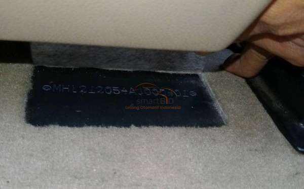 MERCEDES BENZ E 300 CKD AT