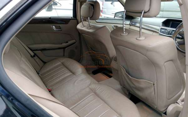 MERCEDES BENZ E 300 CKD AT