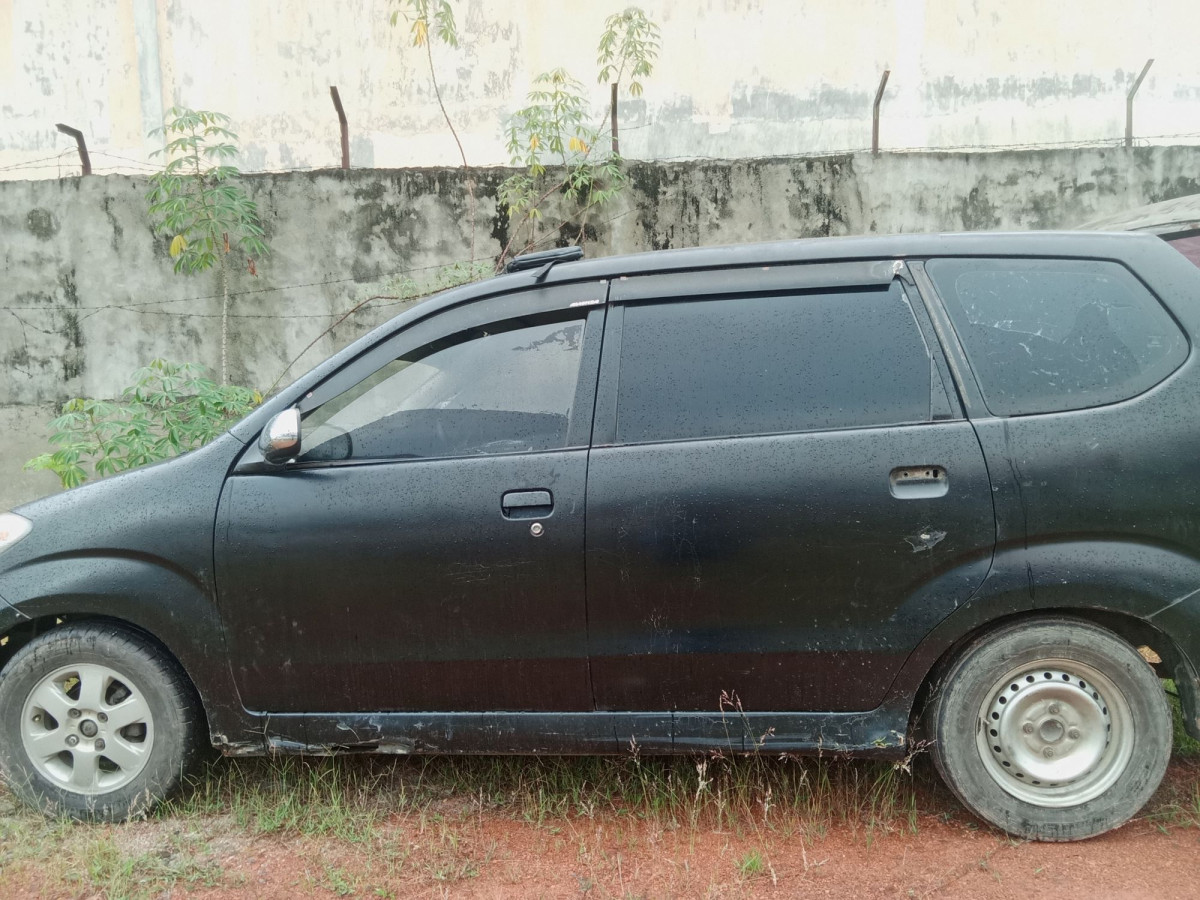 TOYOTA  AVANZA