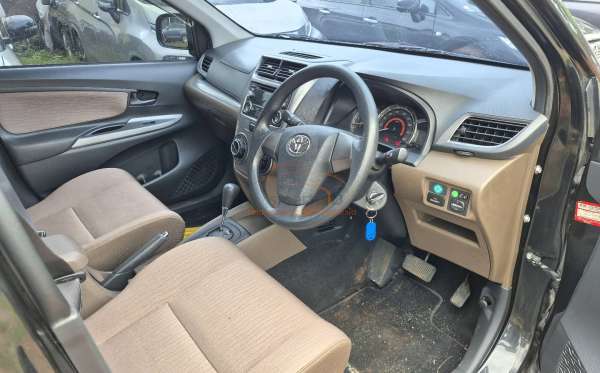 TOYOTA AVANZA 1.3 G