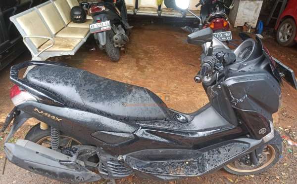 YAMAHA NMAX