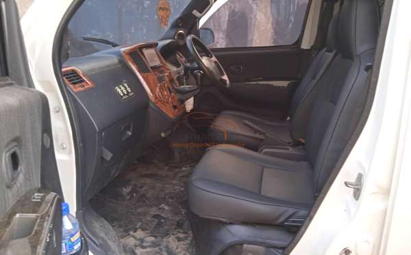 DAIHATSU GRAN MAX BLIND VAN