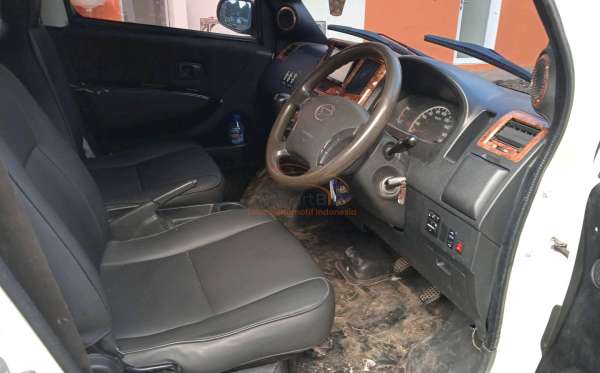 DAIHATSU GRAN MAX BLIND VAN