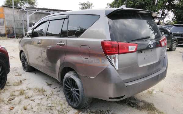 TOYOTA  KIJANG  INNOVA G