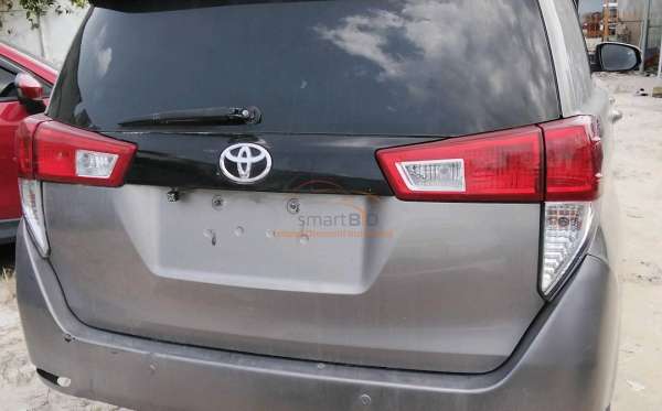 TOYOTA  KIJANG  INNOVA G