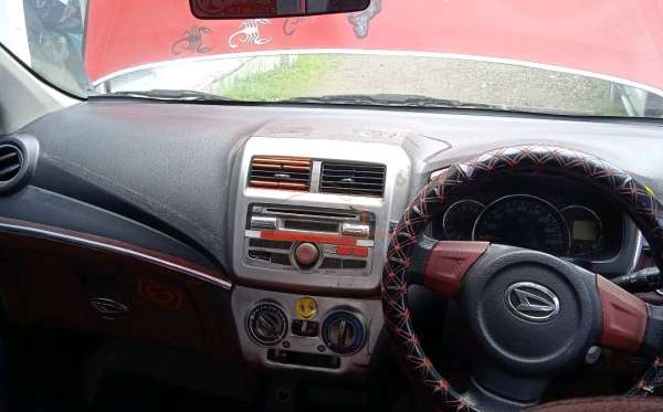 DAIHATSU AYLA 1.0 X