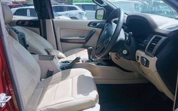 FORD EVEREST 2.2L TITANIUM 4X2 AT