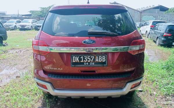 FORD EVEREST 2.2L TITANIUM 4X2 AT