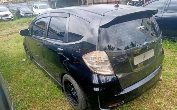HONDA JAZZ GE8 1.5 E