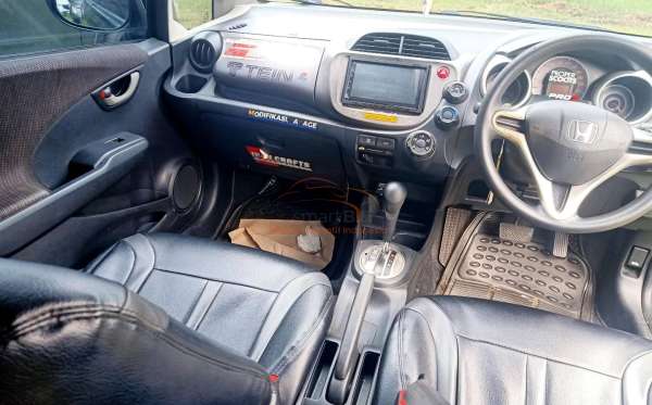 HONDA JAZZ GE8 1.5 E