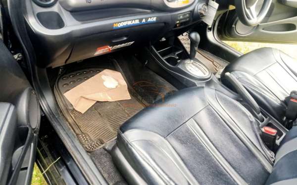 HONDA JAZZ GE8 1.5 E