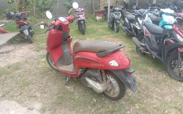 HONDA SCOOPY CW