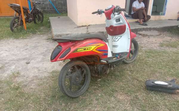 HONDA SCOOPY FI