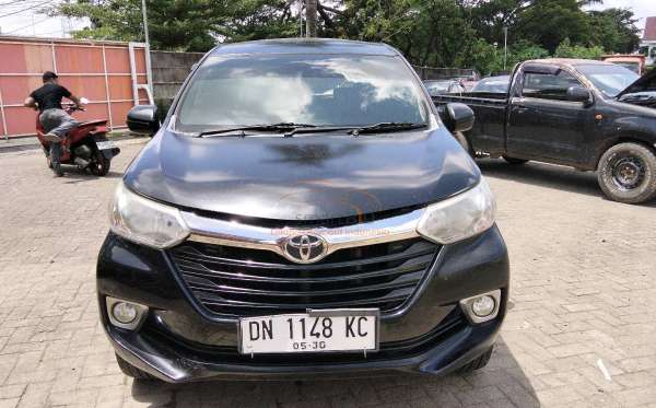 TOYOTA AVANZA