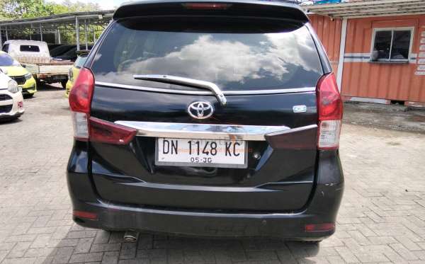 TOYOTA AVANZA