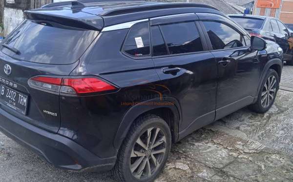 TOYOTA COROLLA CROSS HYBRID