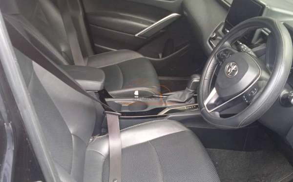 TOYOTA COROLLA CROSS HYBRID