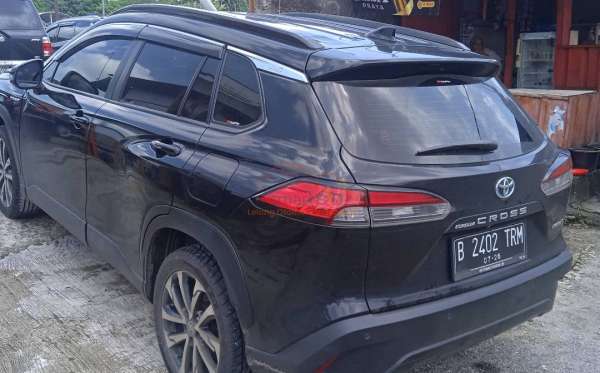 TOYOTA COROLLA CROSS HYBRID