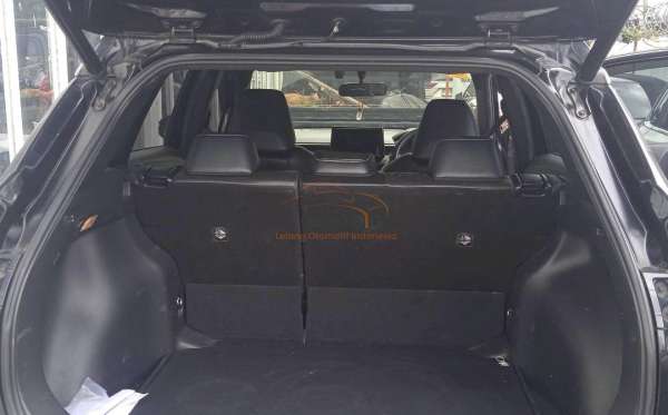 TOYOTA COROLLA CROSS HYBRID