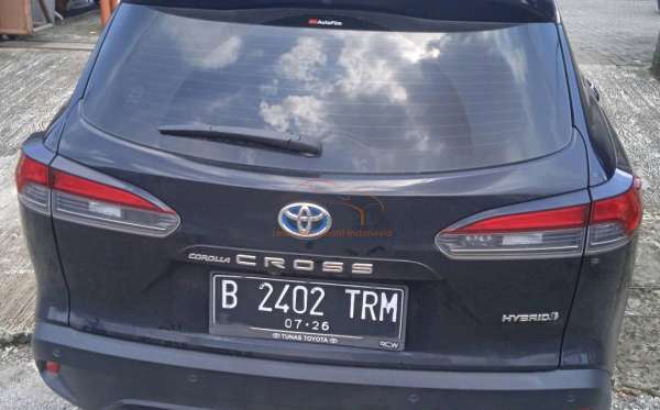 TOYOTA COROLLA CROSS HYBRID