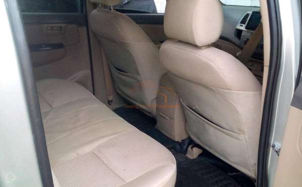 TOYOTA HILUX DOUBLE CABIN