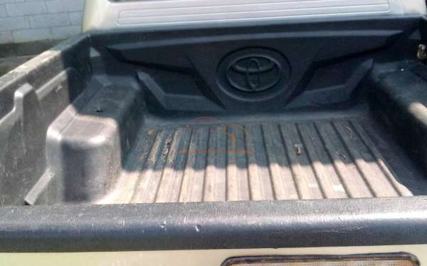 TOYOTA HILUX DOUBLE CABIN