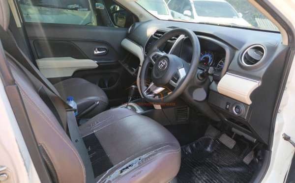 TOYOTA RUSH 1.5 G A/T